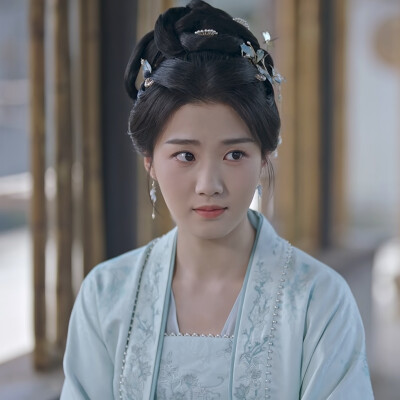 卢昱晓
简明舒可二改