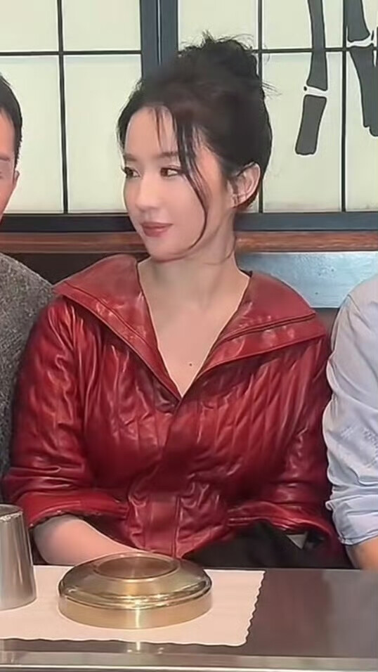 刘亦菲出席美国洛杉矶VogueWorld2025.10.27