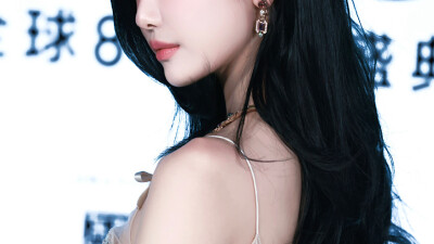 女主橙光素材
@YYYEve
盗图遭天潜