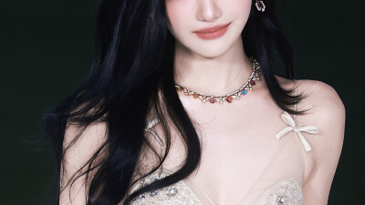 女主橙光素材
@YYYEve
盗图遭天潜