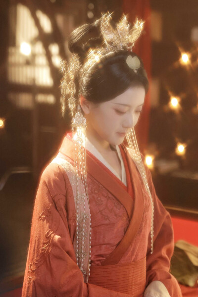 山有木兮木有枝 江初月