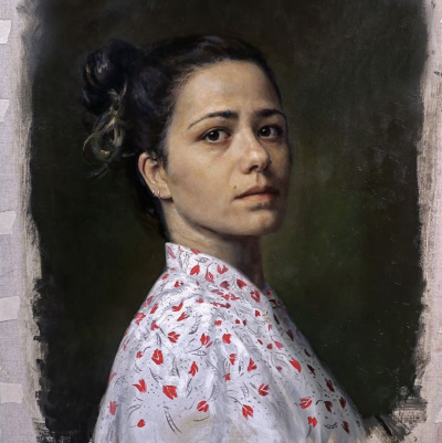 塞萨尔·桑托斯是一位古巴裔美国画家，他将古典与现代融合为一体的当代具象写实大师，其自创风格“Syncretism”（意为“融合”）堪称其艺术核心。