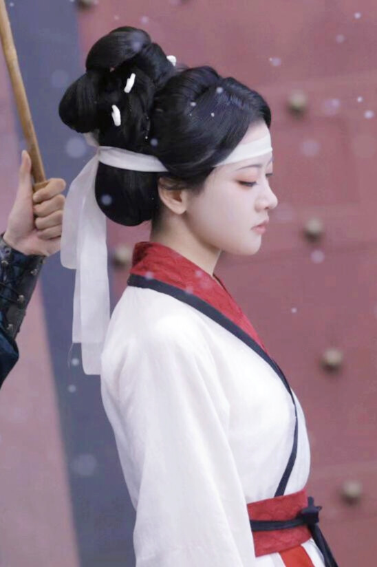 山有木兮木有枝 江初月