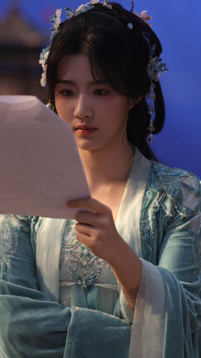 入青云 明意 卢昱晓