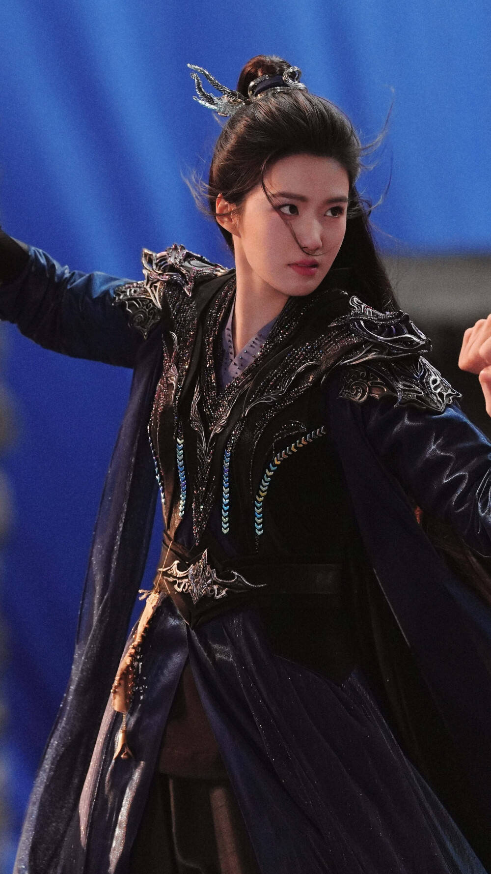 入青云 明意 卢昱晓