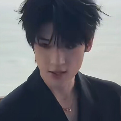 张峻豪你长这样啥意思