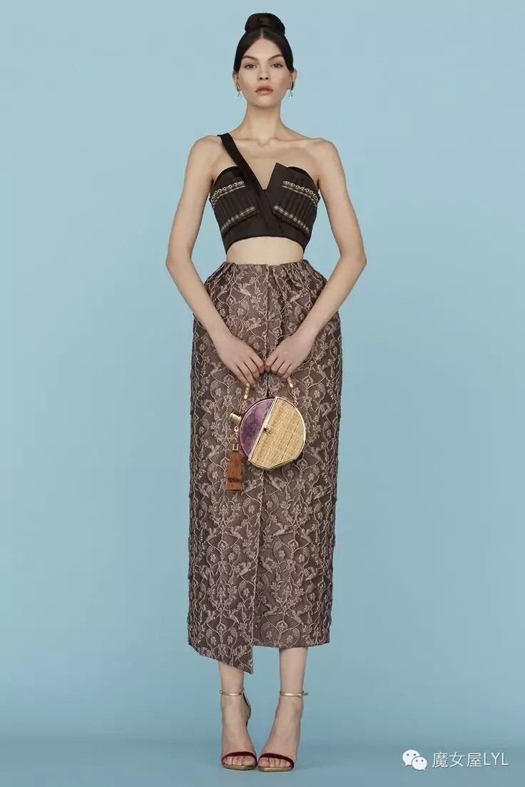 俄罗斯设计师优丽亚娜 瑟吉安科Ulyana Sergeenko Spring 2015 Couture