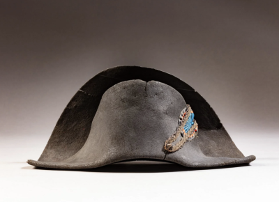 拿破仑标志性的双角帽。