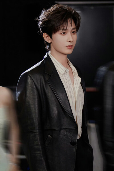 成毅王权富贵现代版