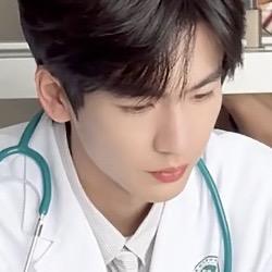 这期是我定制的白大褂