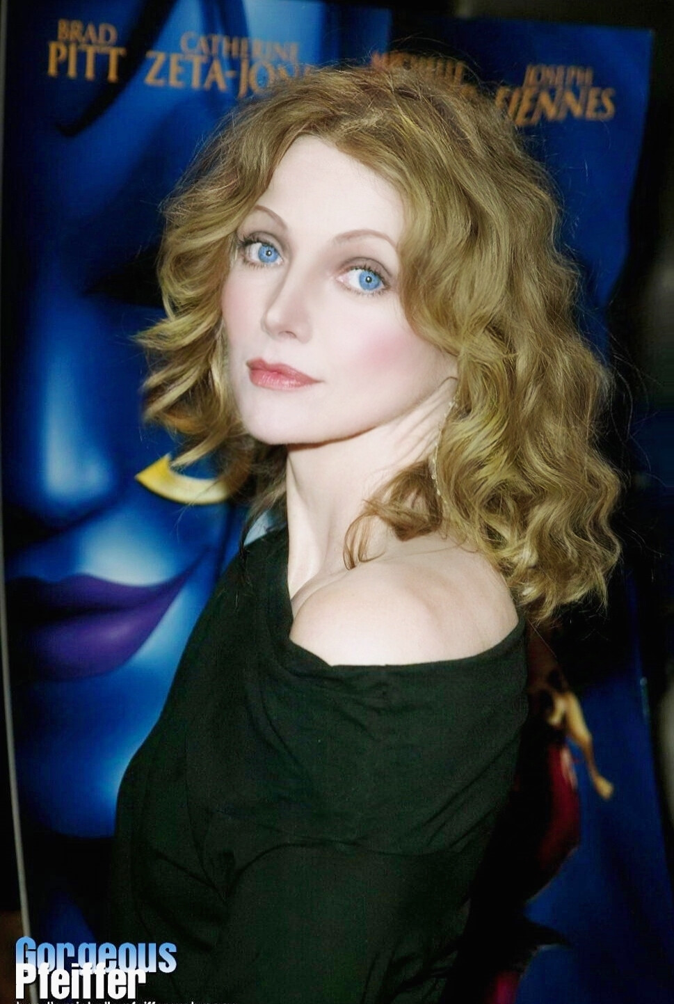 卷发版米雪儿·菲佛