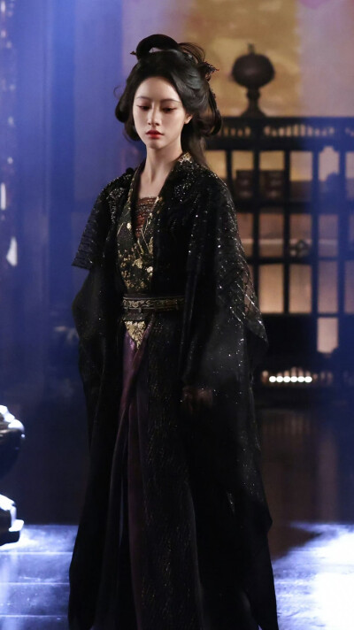 入青云 浮月 朱丽岚