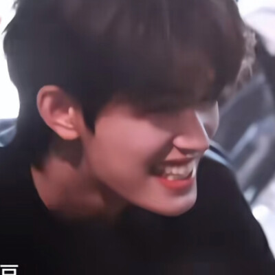 即使有天我握住了整个世界我也只想亲吻你的脸