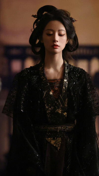 入青云 浮月 朱丽岚