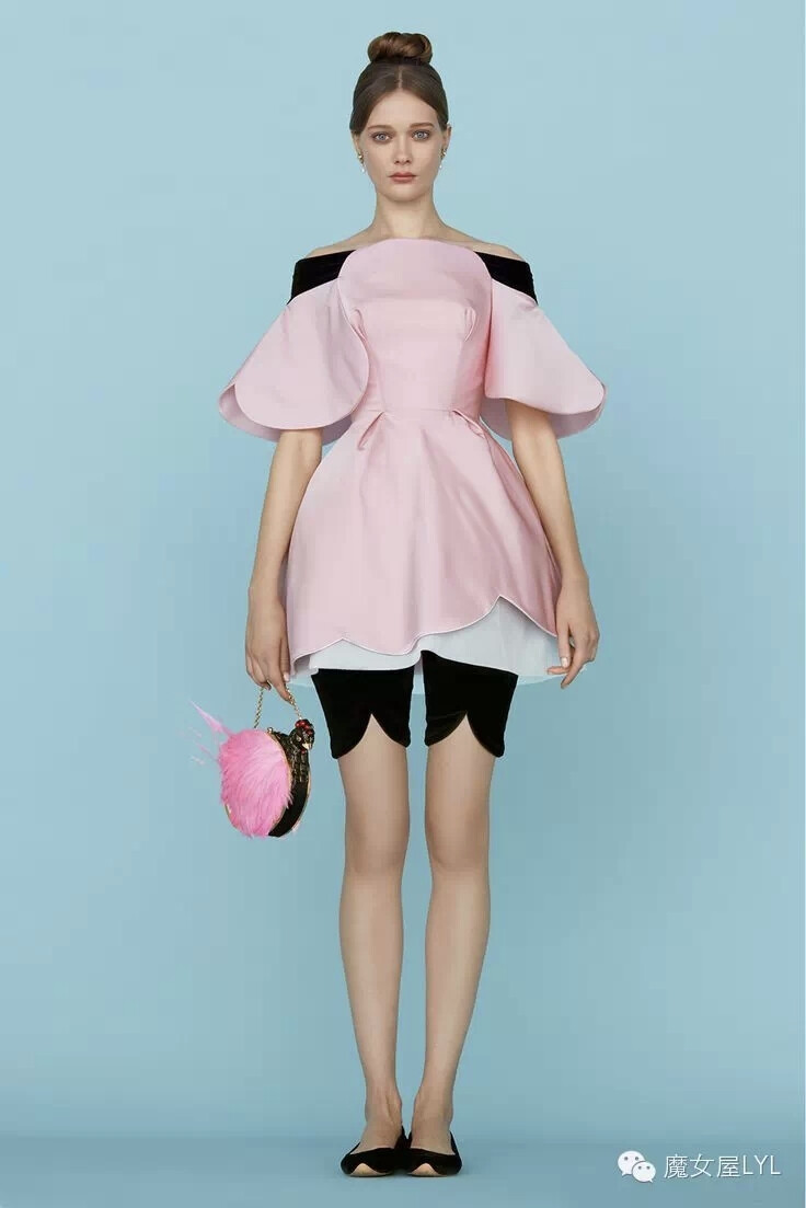 俄罗斯设计师优丽亚娜 瑟吉安科Ulyana Sergeenko Spring 2015 Couture