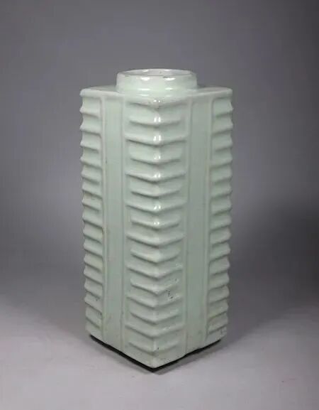 南宋 龙泉窑粉青釉凤耳盘口尊 观复博物馆藏