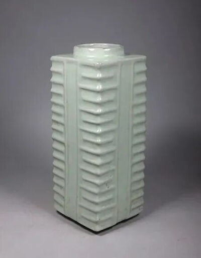 南宋 龙泉窑粉青釉凤耳盘口尊 观复博物馆藏