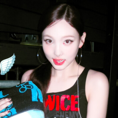 ✌︎˶╹ꇴ╹˶✌︎