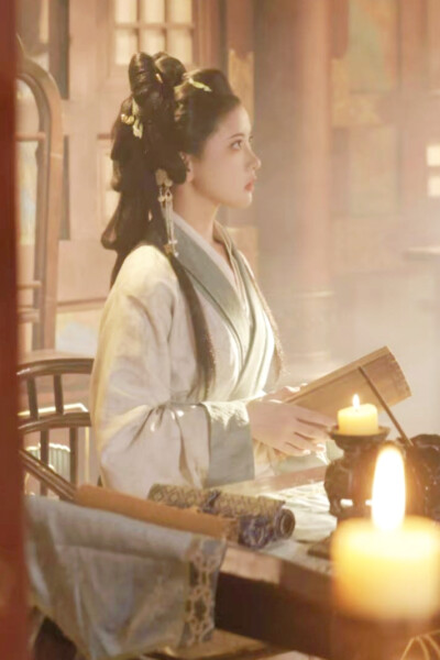 山有木兮木有枝 江初月