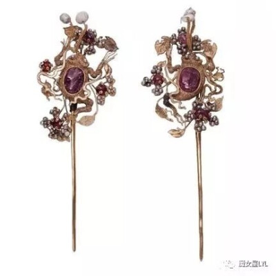 明朝万历年间的红宝石，金子和珍珠发簪