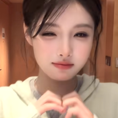 阳光是夏日的囚徒拥抱过期的记忆