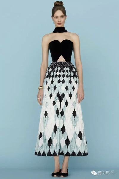 俄罗斯设计师优丽亚娜 瑟吉安科Ulyana Sergeenko Spring 2015 Couture