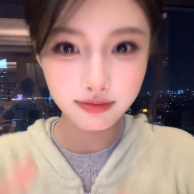 阳光是夏日的囚徒拥抱过期的记忆