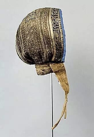 Coif of infante Fernando of Castile (1189-1211), silk with gold embroidery, Convent Las Huelgas near Burgos