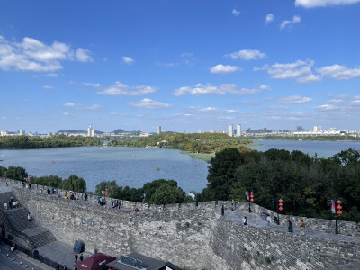 南京明城墙玄武湖
