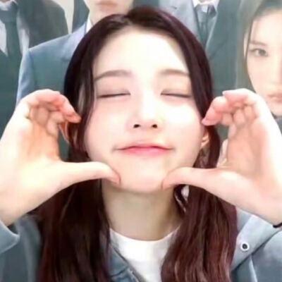 我比她有点可爱