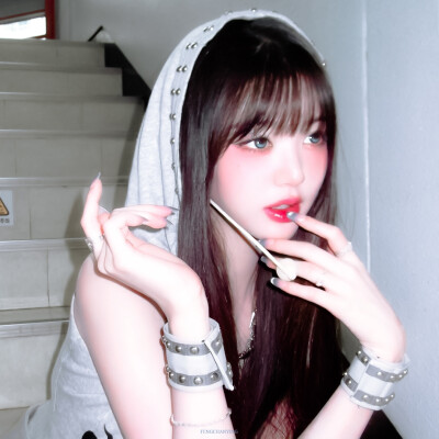 ✌︎˶╹ꇴ╹˶✌︎