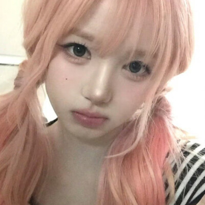 想念一个粉毛女子