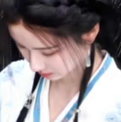 季郁粼，摇曳一春的梦