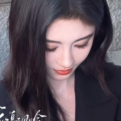 你的眼尾痣是巴黎雨夜的第七道绝弦