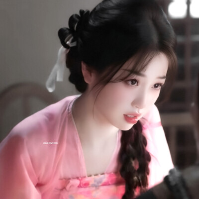 微光在窗外 有虞书欣来~ ^_^