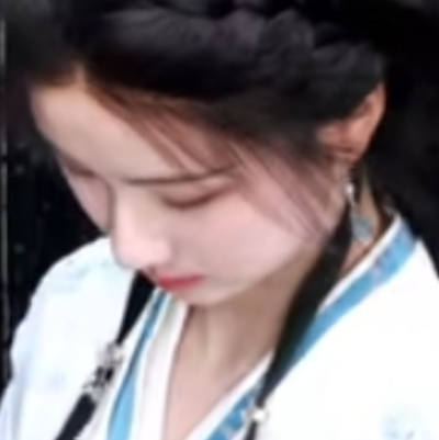 季郁粼，摇曳一春的梦