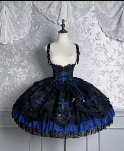 有被种草到这条，也是开定啦，好喜欢这个蓝色，真的好好看
#lo安利 #lo #lolita安利 