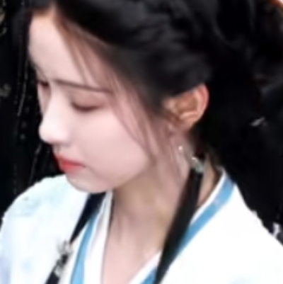 季郁粼，摇曳一春的梦