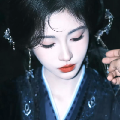 雨夜的酸涩回痕在你的唇齿鼻息间