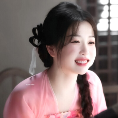 微光在窗外 有虞书欣来~ ^_^