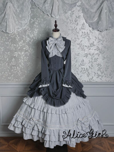 好喜欢这个版型和颜色啊！！
超级美貌的好嘛#吃我一波Lolita安利 #Lolita日常