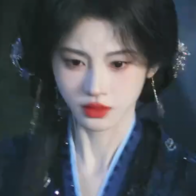 雨季亲吻你痕骨处的疤