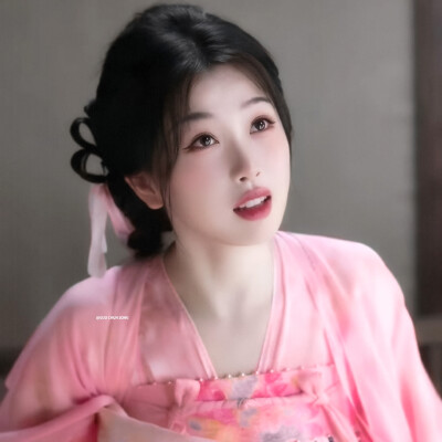 微光在窗外 有虞书欣来~ ^_^