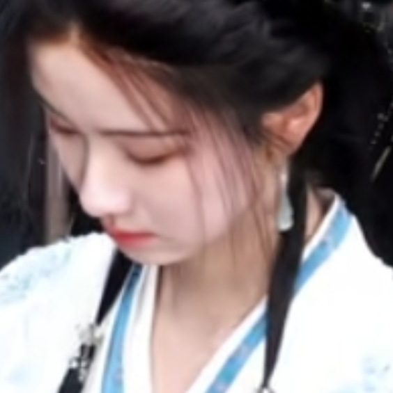 季郁粼，摇曳一春的梦