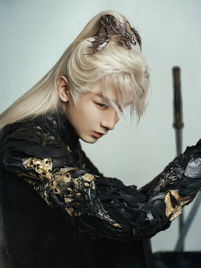 成毅金发王权富贵/天地剑心