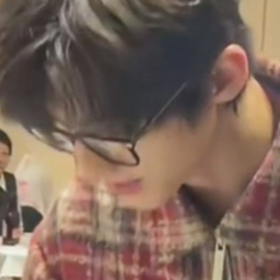 赖伟明这个眼镜男，，