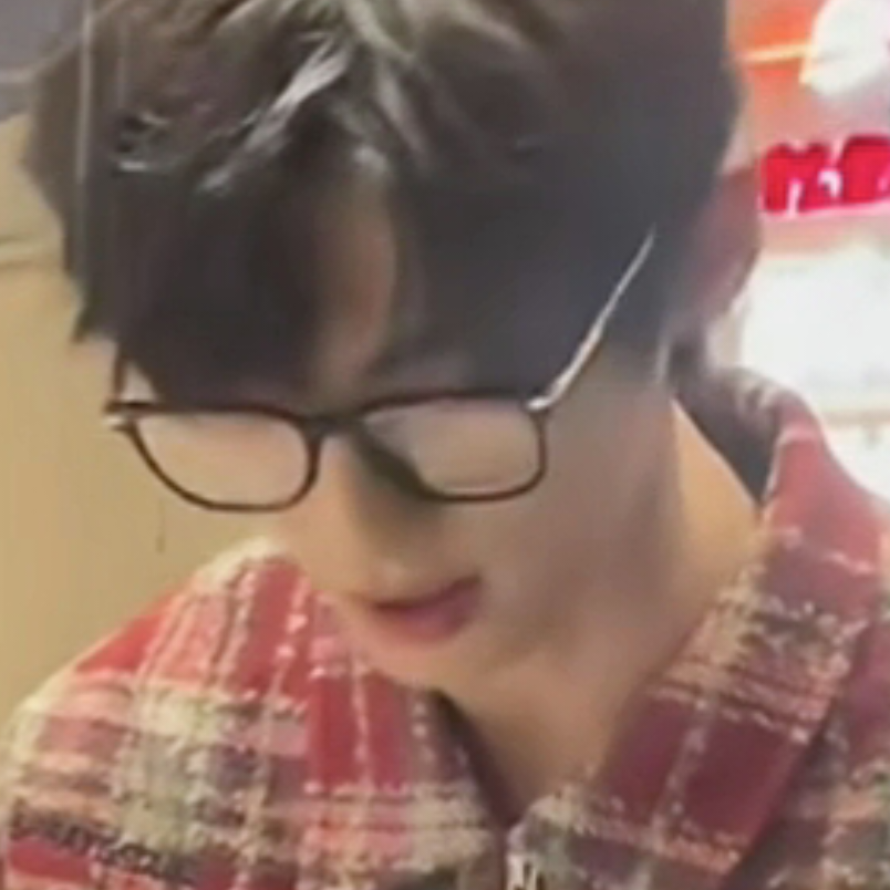 赖伟明这个眼镜男，，