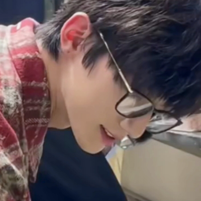 赖伟明这个眼镜男，，