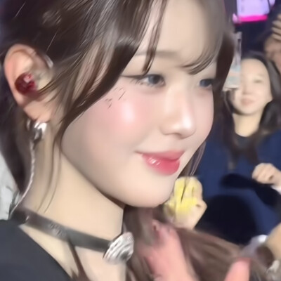 唉 我们到底是不是那种可以和你讲好无聊让你陪陪我这种话的关系(´-ω-`)