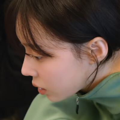 不私聊哈小妹妹 不好意思我是一个有家庭有妻子的人 我平时能在群里说说话已经是最大的尺度了 希望你能理解 但转账我能接受 多大都能接受